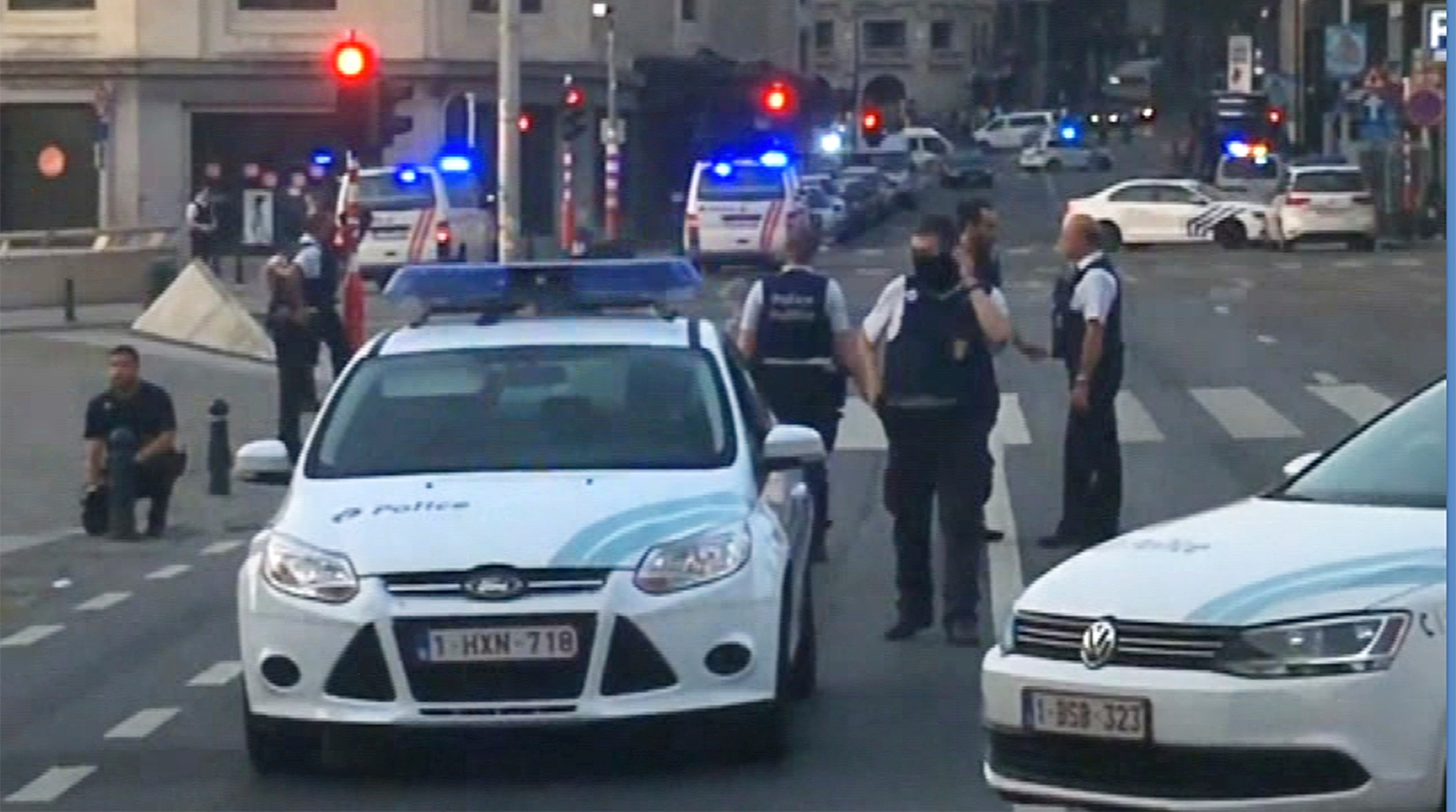 Полиция нейтрализовала неизвестного после взрыва в центре Брюсселя