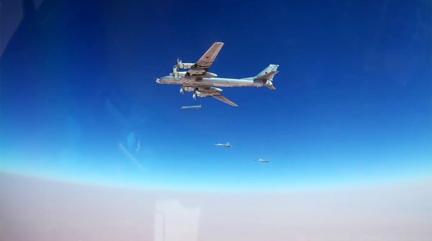 Российские Ту-95 ударили по объектам ИГ в Сирии новейшими ракетами