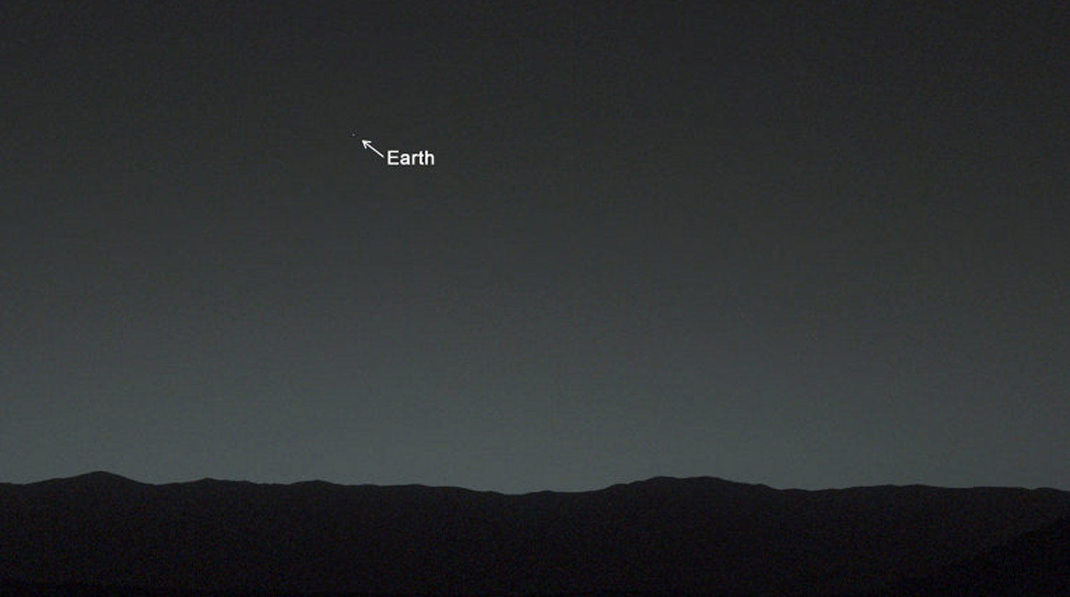 Планета Земля, вид с поверхности Марса. Снимок сделан марсоходом Curiosity