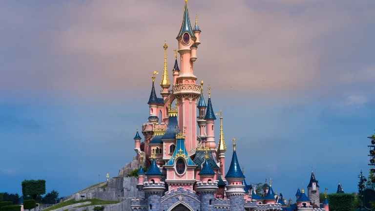 Disneyland in France beautiful castle 1920x1080