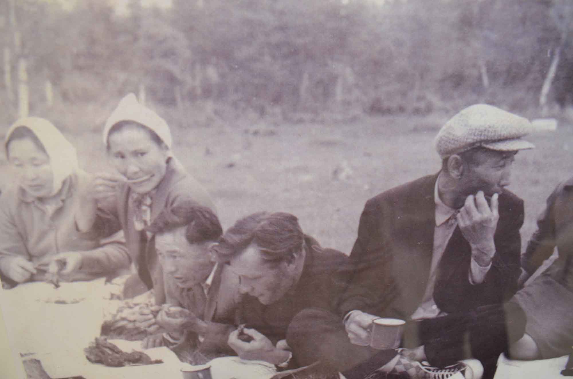  народное угощение на последнем ысыахе Туой Хайа 1967 г